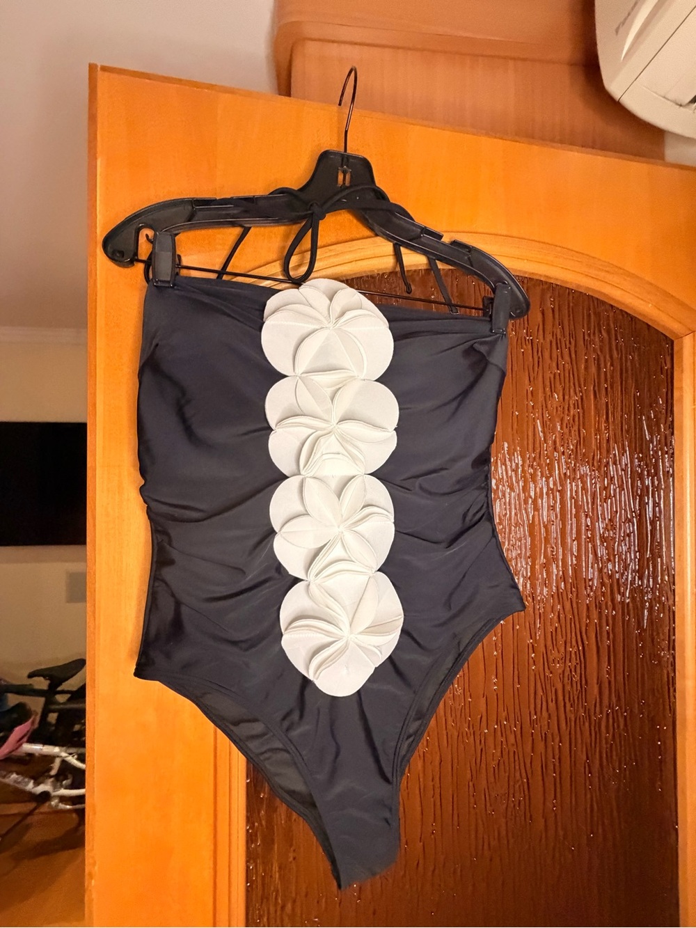 Zara women’s Black One-Piece Swimsuit with White Floral Appliqué. Sz XL